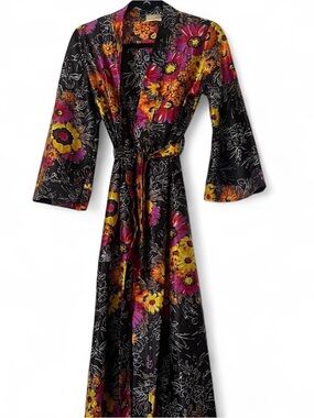 Vintage 1970’s Black Floral Robe